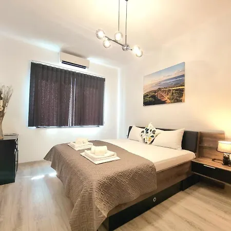 Bright & Modern Luxury Family